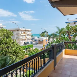 marina-di-ragusa-cozy-apartments-with-private-parking.sicilyhotelsitaly.net/